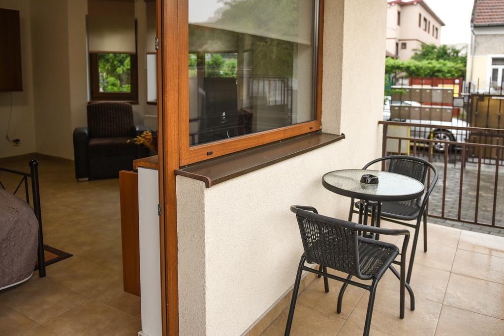 Modern Apartment Near City Center Cluj-Napoca Exterior photo